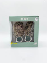 Load image into Gallery viewer, Bobux Go Cruiser XP Marvel Leopard Shimmer
