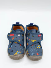 Load image into Gallery viewer, Biomechanics Boys Slipper/Indoor Shoe
