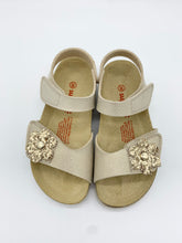 Load image into Gallery viewer, Superfit Fussbett Sandal Gold Flower
