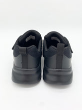 Load image into Gallery viewer, Skechers Dynamatic Black Trainer 303552L/BBK
