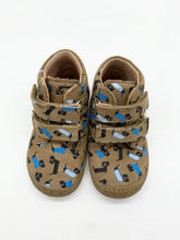 Load image into Gallery viewer, Superfit Saturnus First Walker Braun/Dog Print Braun 1-0009353-3000
