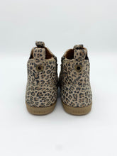 Load image into Gallery viewer, Bobux Iwalk Jodhpur Ankle Boot Leopard Shimmer 630931
