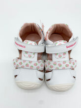 Load image into Gallery viewer, Biomecanics Strawberry Sandal White Blanco 262107-B050
