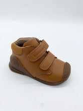 Load image into Gallery viewer, Biomecanics Shoe 251120-B087 Arena Tan
