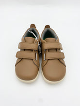 Load image into Gallery viewer, Bobux Grass Court Shoe Caramel
