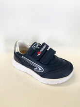 Load image into Gallery viewer, Pablosky Torello Trainer Navy/Silver 297020.
