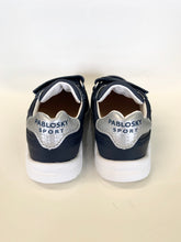 Load image into Gallery viewer, Pablosky Torello Trainer Navy/Silver 297020.
