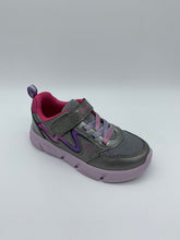 Load image into Gallery viewer, Geox Aril Lights Trainer Silver/Lilac
