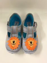 Load image into Gallery viewer, Superfit Lion Canvas Shoe
