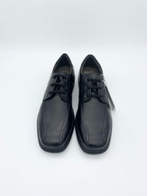 Load image into Gallery viewer, black leather shoe
