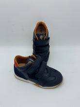 Load image into Gallery viewer, Pablosky Navy Hi-Shoe Leader Tech
