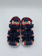 Load image into Gallery viewer, Garvalin Closed Toe Sandal Navy/Red
