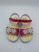 Load image into Gallery viewer, Pablosky Daisy Sandal Charol Masalia
