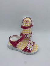 Load image into Gallery viewer, Pablosky Daisy Sandal Charol Masalia
