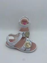 Load image into Gallery viewer, Pablosky Gold Flower Sandal Blanco
