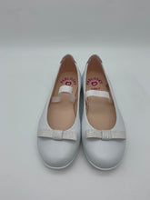 Load image into Gallery viewer, Pablosky Bow Shoe White
